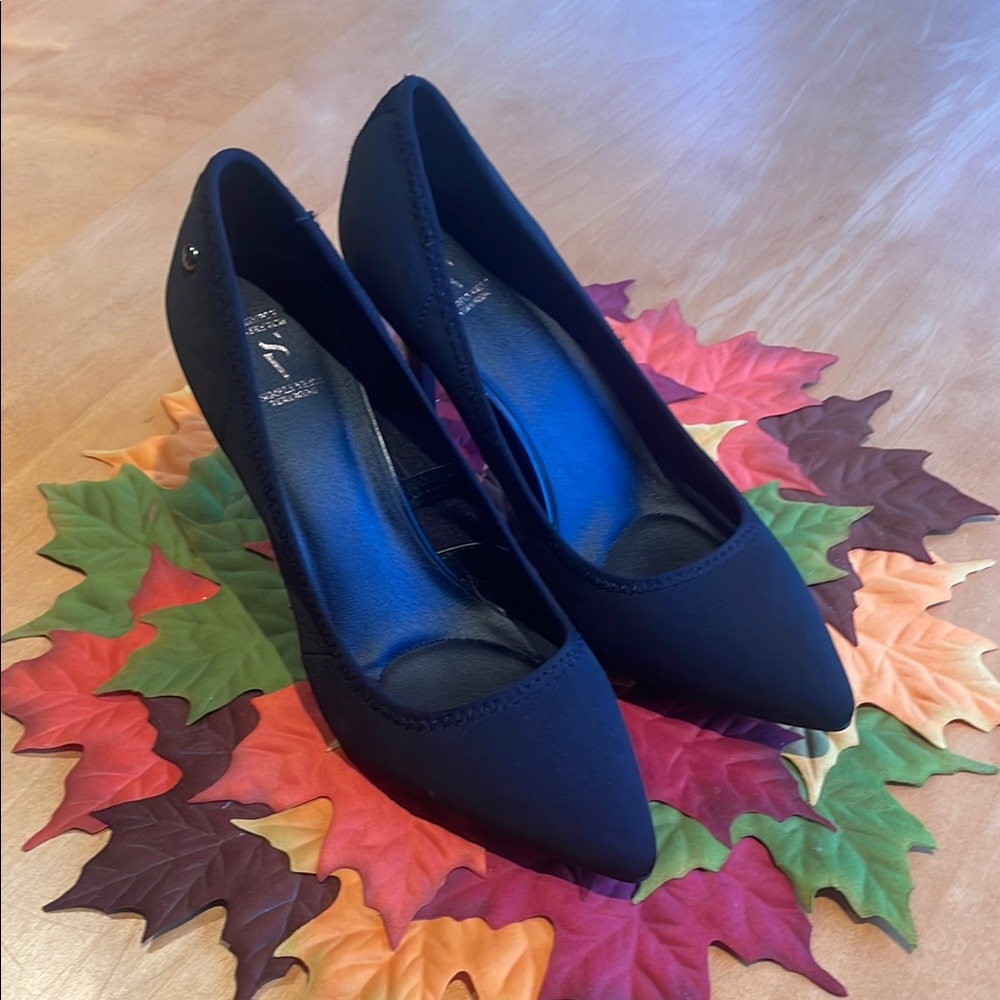 Simply Vera Vera Wang Black Heels
